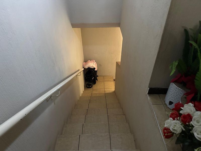 Timeless! Spacious! This one has it all! - Photo 7