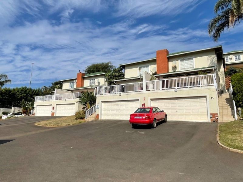 Modern 3 Bedroom Duplex To Let in Secure Mount Edgecombe Estate - Photo 1