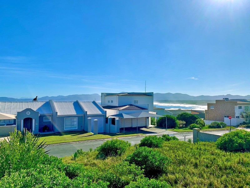 Show-stopping Stand with Ocean view - Photo 7