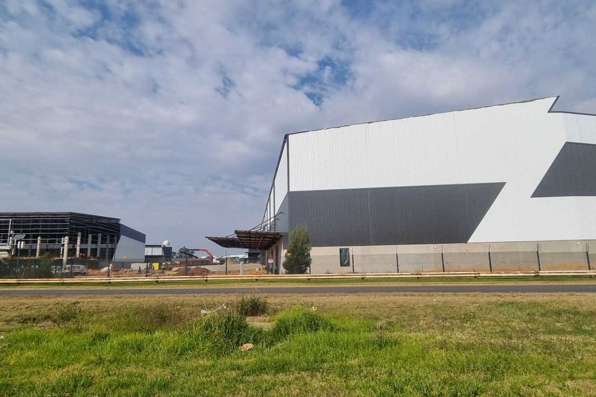 Sections S5 & S3 | Premium Logistics Campus To Let in Jet Park – 17,930m2 - Photo 5