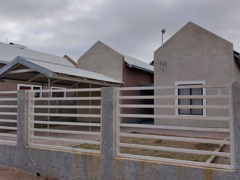 Charming Retreat: Perfect Family Home Awaits - Photo 2