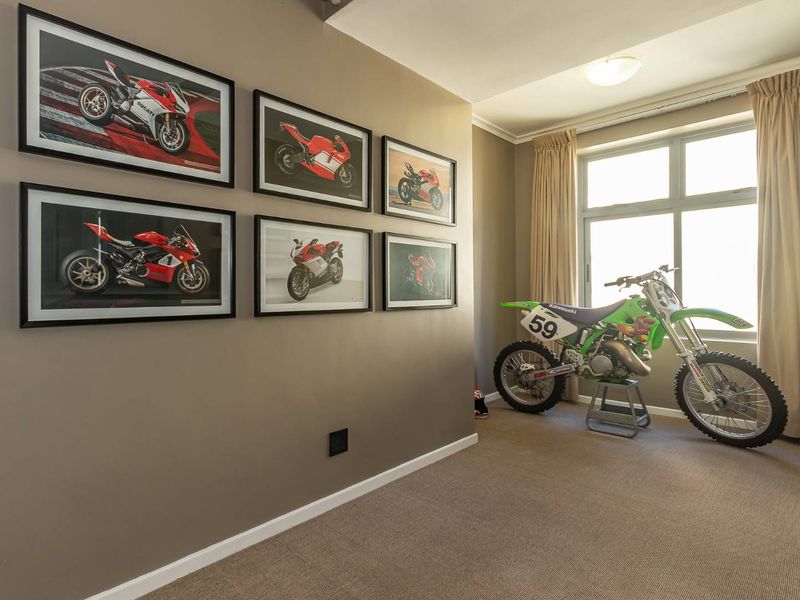 Hens Teeth TWO almost three bed unit in much sought after beachfront complex - Photo 10