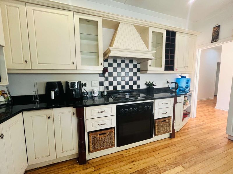 Hendra - A family home in Broadway ready for a little Love - Photo 7