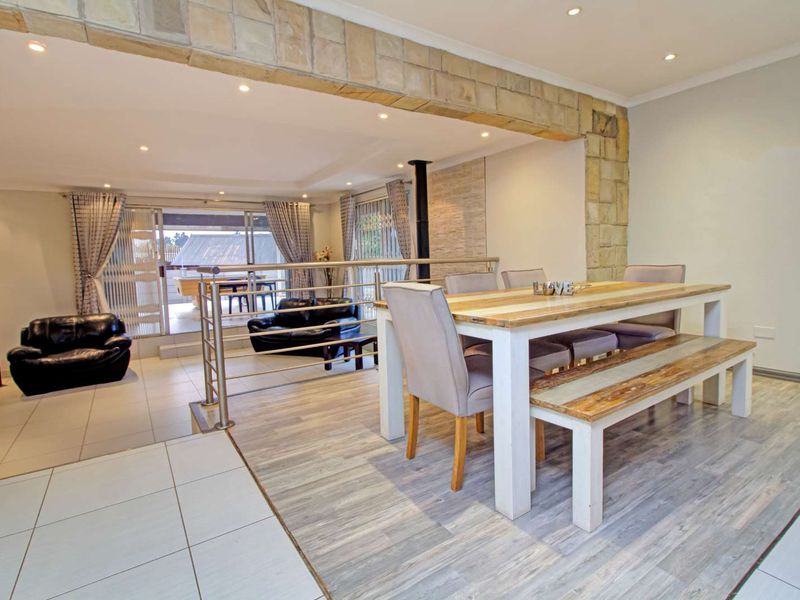 Modern Family Home with Pool, Jacuzzi & Braai Patio - Photo 4