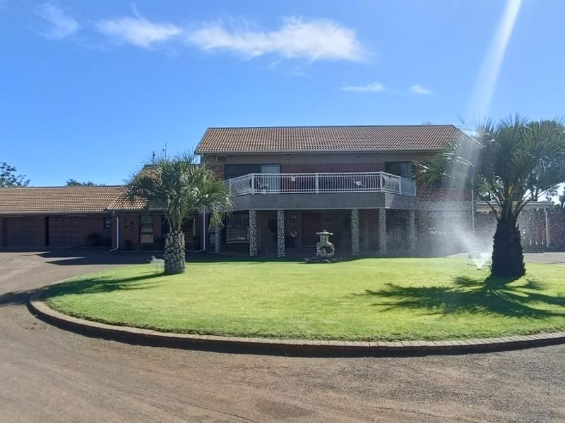 OUTSTANDING SMALL HOLDING. CAN BE USED FOR,GUESTHOUSE,ANY BUSINESS. ANY FARMING,LOTS OF WATER. - Photo 8