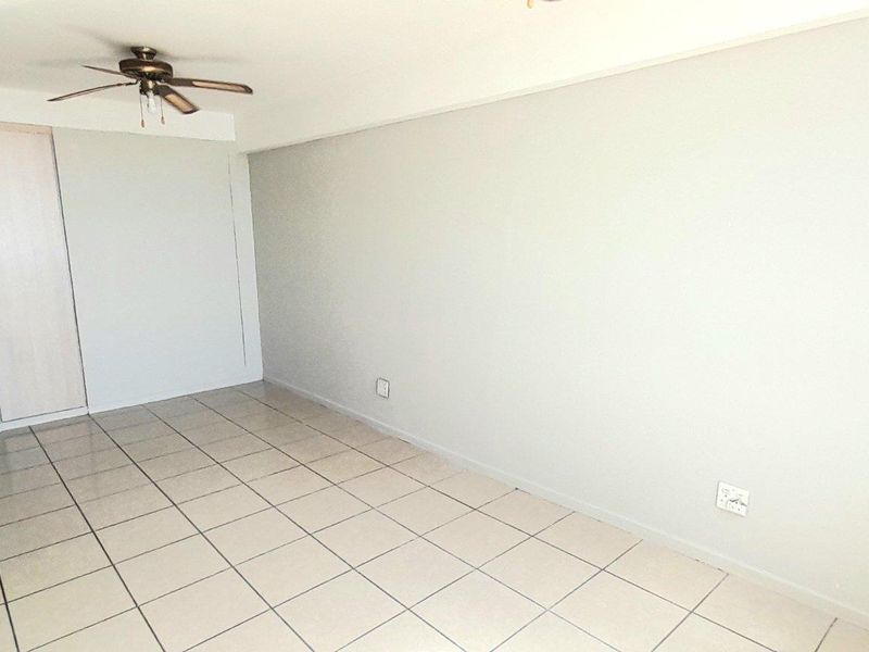 Golden Mile Gem: Your Coastal Dream Awaits - Photo 4