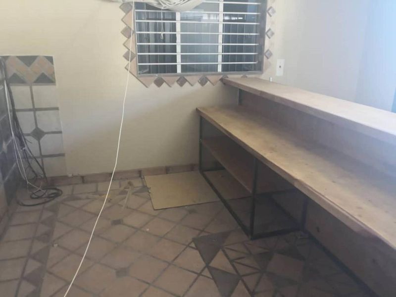 Warehouse For Sale - Lafrenz  Industrial - Photo 9