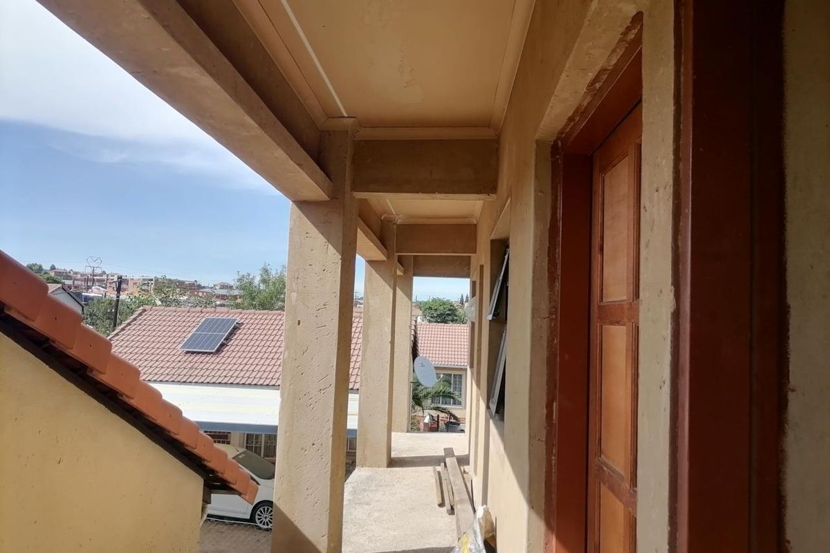 8 Bedroom House for Sale in Cosmo City - Photo 4