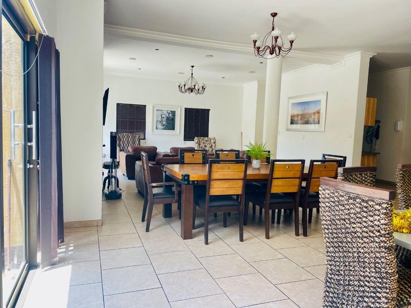 Beautiful 4 Bedroom Double-Storey house🏠 for sale in Langstrand. - Photo 9