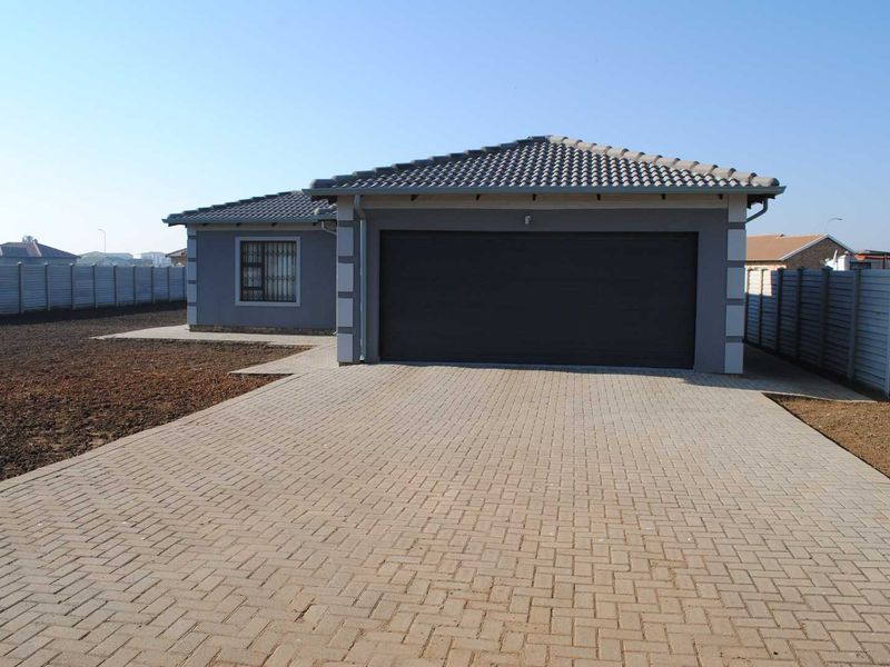 Tuscan Home Newly build modern contemporary look - Photo 2