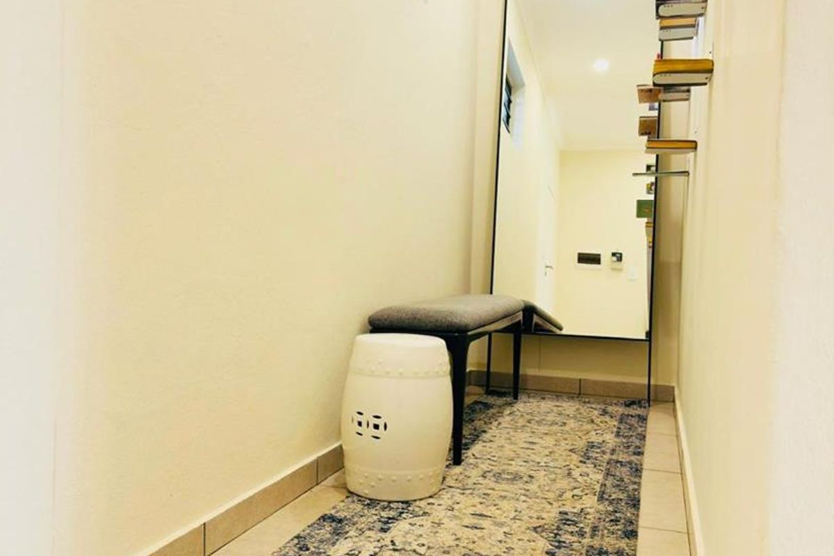 Modern 3 Bedroom/Bathroom for Sale - Photo 2