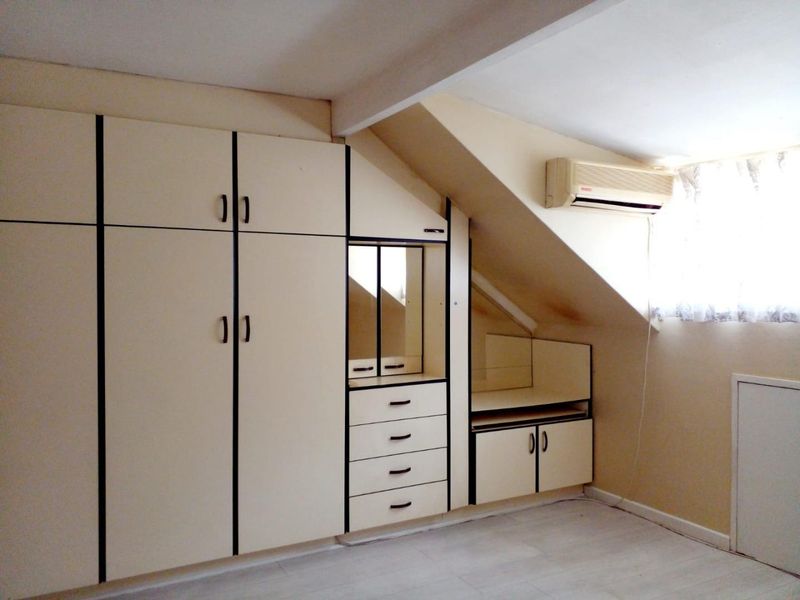 SENSATIONAL 3 BEDROOM TOWNHOUSE! - Photo 9