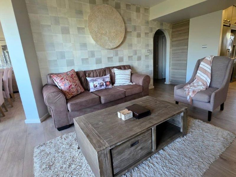 Furnished, 3 bedroom beachfront apartment to let - Photo 6