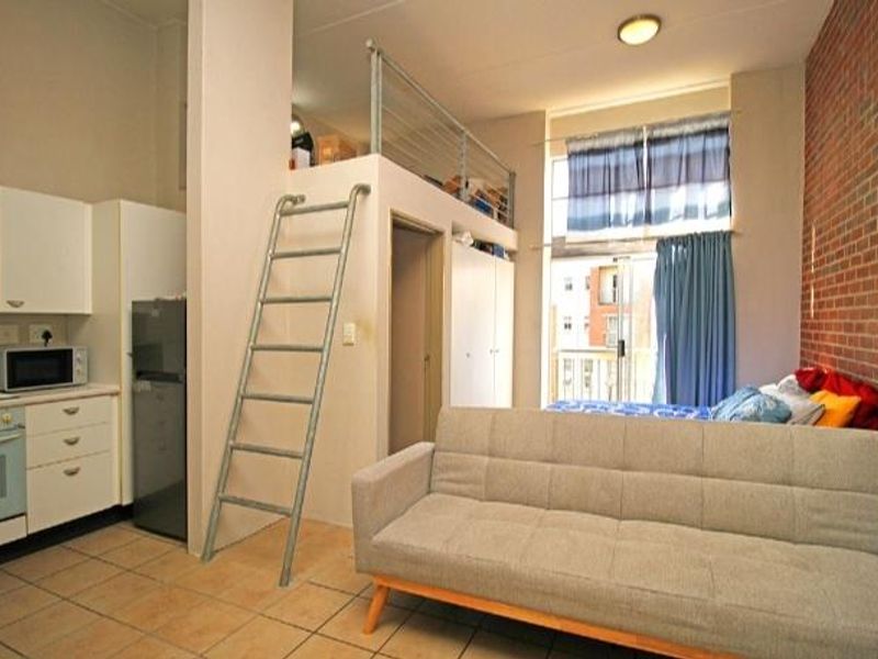 Charming 1-Bed Apartment with Loft in Houghton village Estate - Photo 6