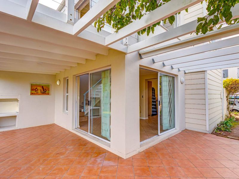 Charming two bedroom Townhouse with lagoon views in secure Knysna Estate - Photo 4