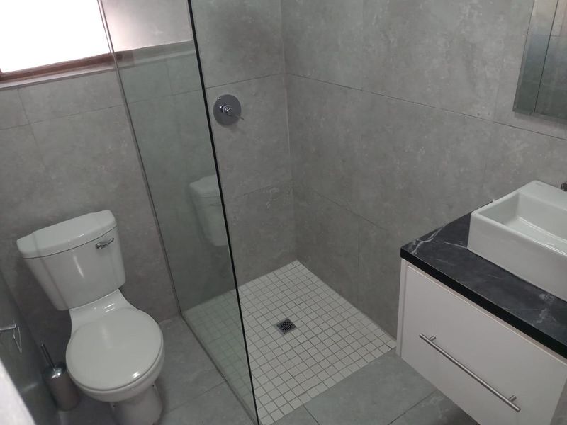 Private Garden Cottage for Single Professional in Meer en See - Photo 4