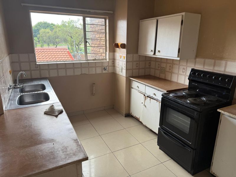 **Spacious 3 Bedroom Apartment for Rent** - Photo 6