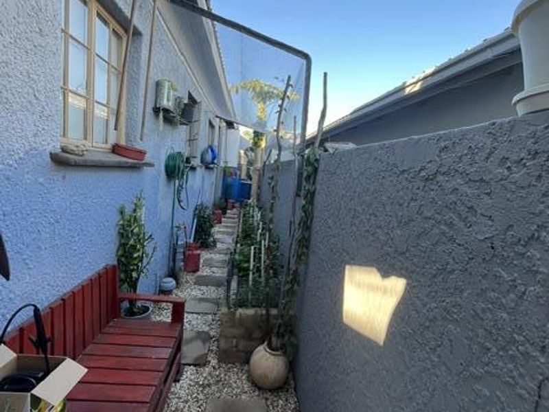 Well maintained house, lovely garden and affordable - Photo 10