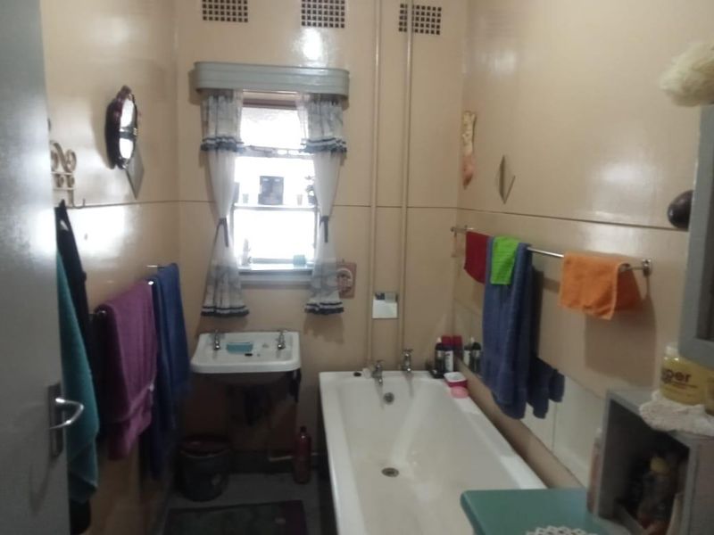 House for sale in South Hills - Photo 10