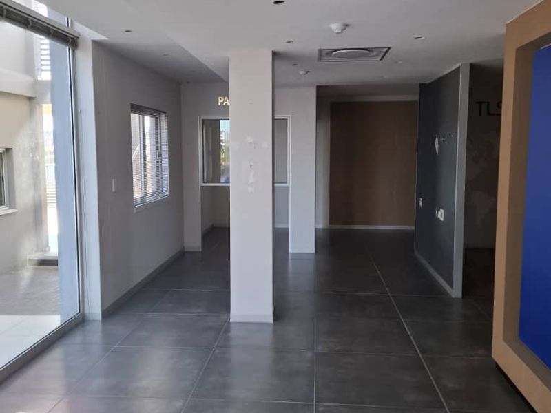 AAA grade office space to rent - Photo 10