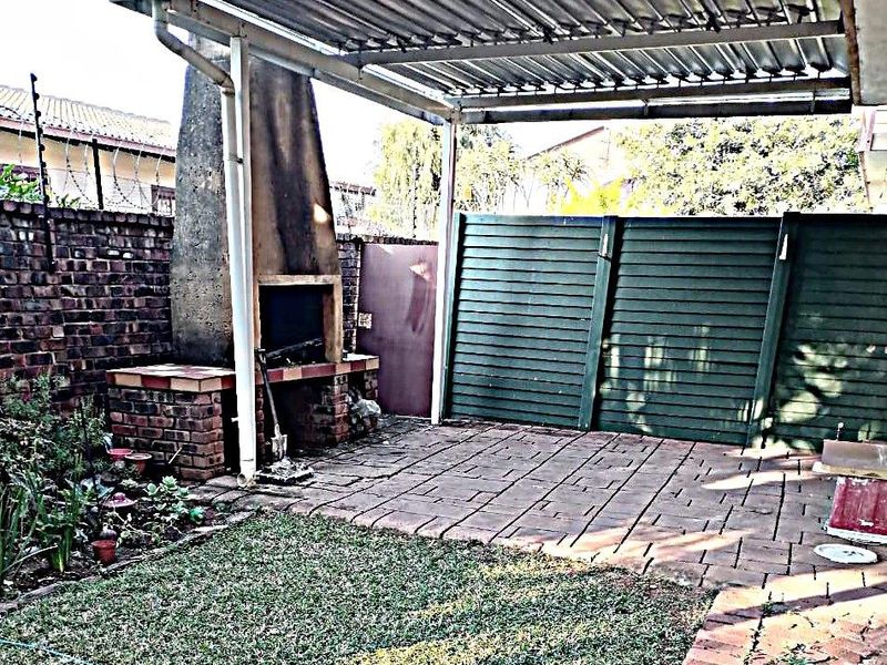 2 Bedroom Townhouse for rent - Photo 3