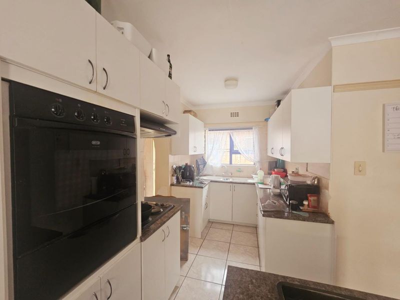 **Charming 2-Bedroom Facebrick Townhouse for Sale** - Photo 6