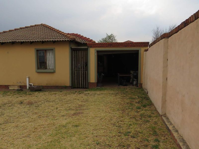 Your Family Oasis in Meyersig Awaits – Space, Security, and Lifestyle - Photo 8