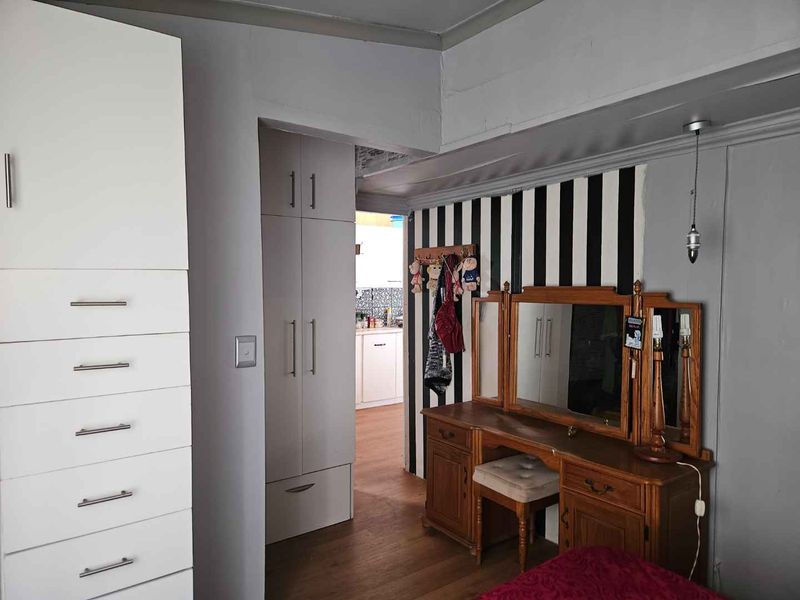 1-Bedroom Nutec Home with Great Potential - Photo 9
