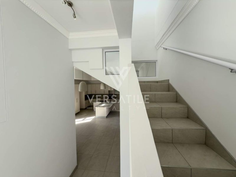 Stunning newly built home, walking distance from the sea and shopping mall. - Photo 8