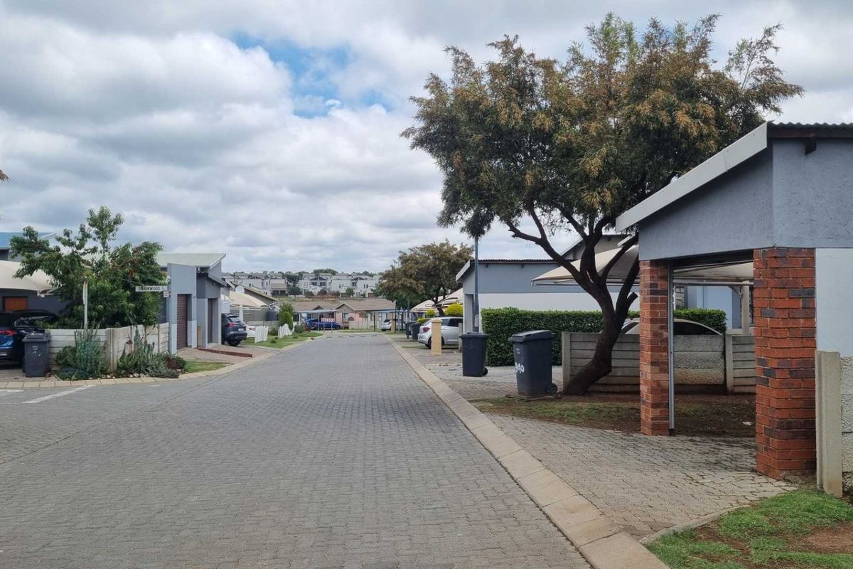 Spacious 2-Bedroom Home in a Perfectly Managed Estate - Photo 2