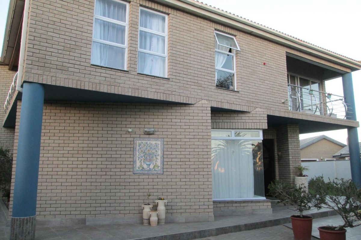 One of a kind! Delight your senses with the detail in this house  Not only provides this house shelter  but is definitely an extension of a family's lifestyle assisting with the venture towards quality of life             nsion of a family's lifestyle - Photo 2