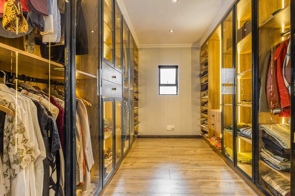 Walk-in Dressing Room