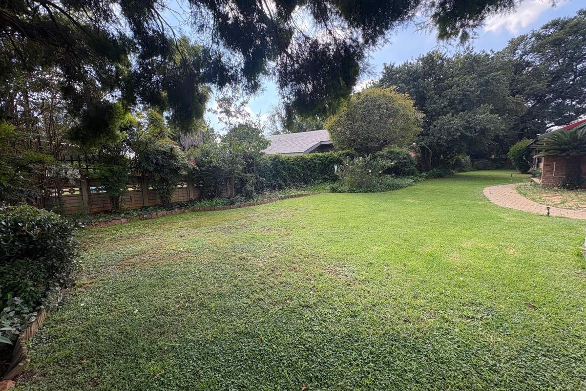 Spacious, Secure & Full of Charm - A Perfect Family Retreat - Photo 2