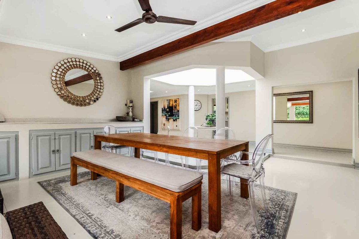 STUNNING, STYLISH, SUN-DRENCHED FAMILY HOME - TOO GOOD TO IGNORE - Photo 3