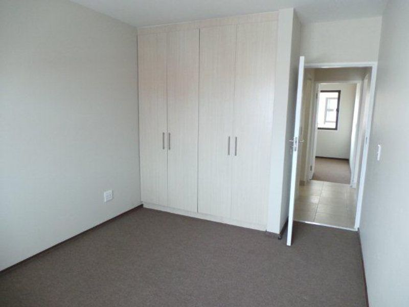 Secure Apartment close to amenities! - Photo 6