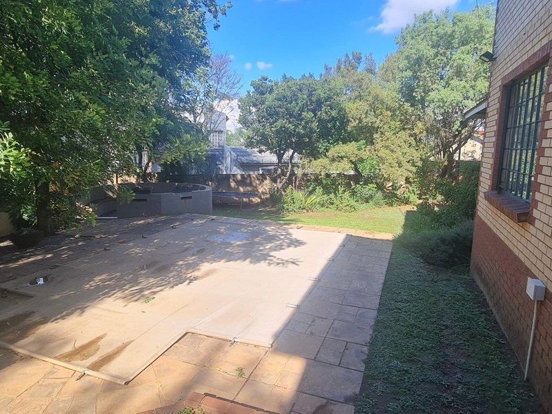 Spacious and versatile 5-bedroom family home. - Photo 6