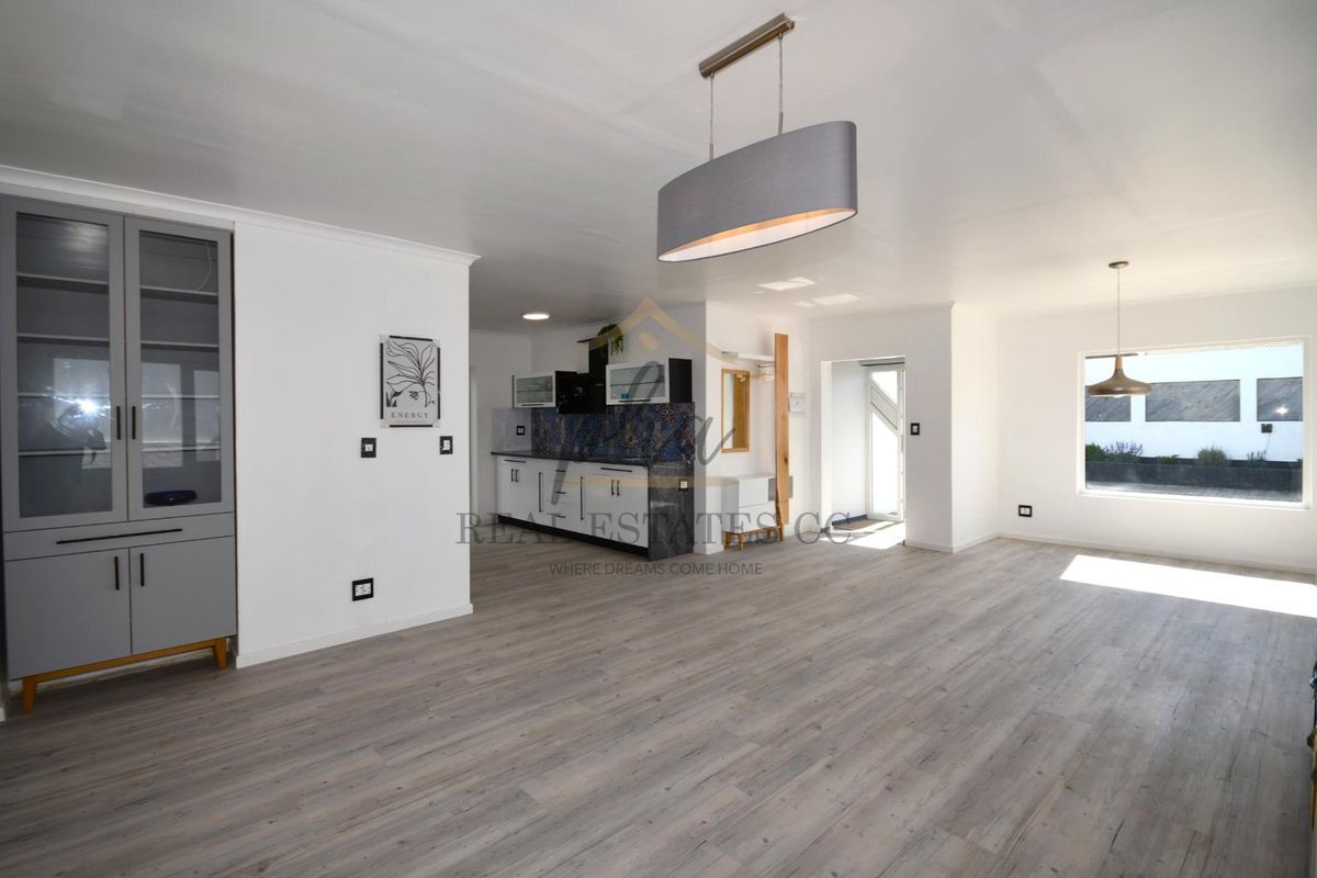 Immaculate Home with Bonus Bangalow - Photo 5