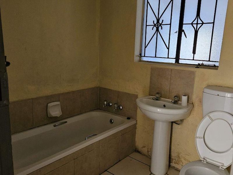 3 bedroom house in clarina - Photo 10