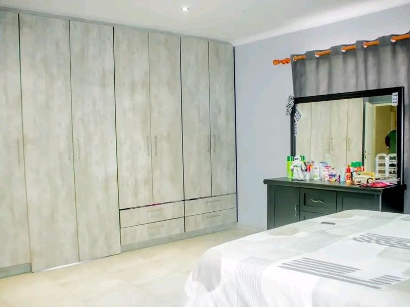 Beautiful Modern House for Sale in Oshakati Ehenye Price: N$ 1,240,000.00  (Exclusive costs) - Photo 9