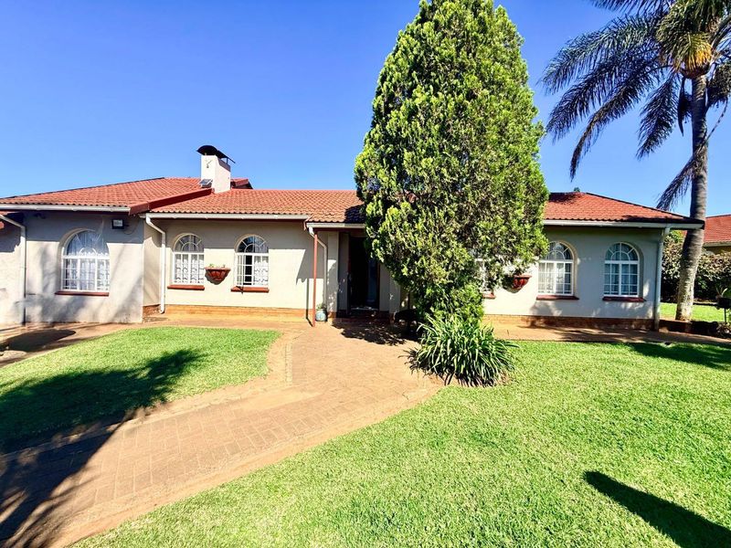 4 Bedroom house for sale in Pailpietersburg - Photo 1