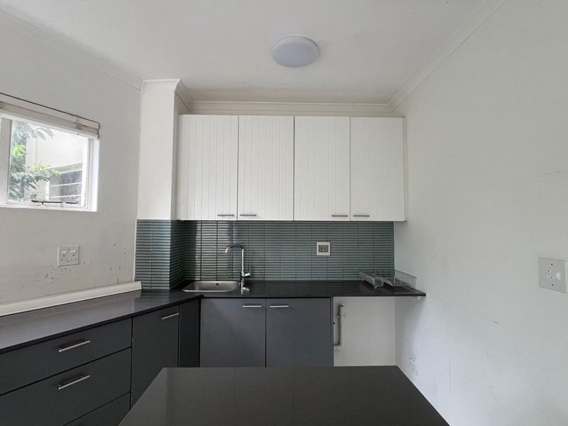 1 Bedroom apartment high up in Tamboerskloof (c) - Photo 4