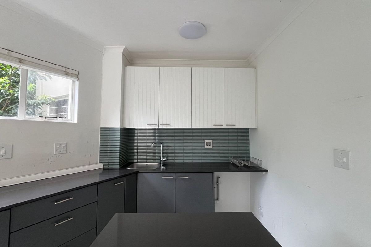 1 Bedroom apartment high up in Tamboerskloof (c) - Photo 4