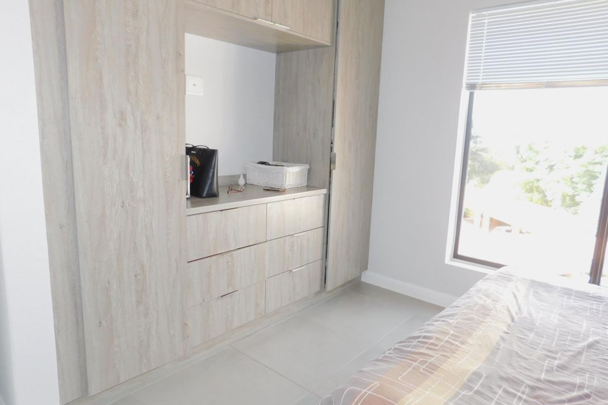 2 Bedroom unfurnished apartment in Morningside - Photo 5