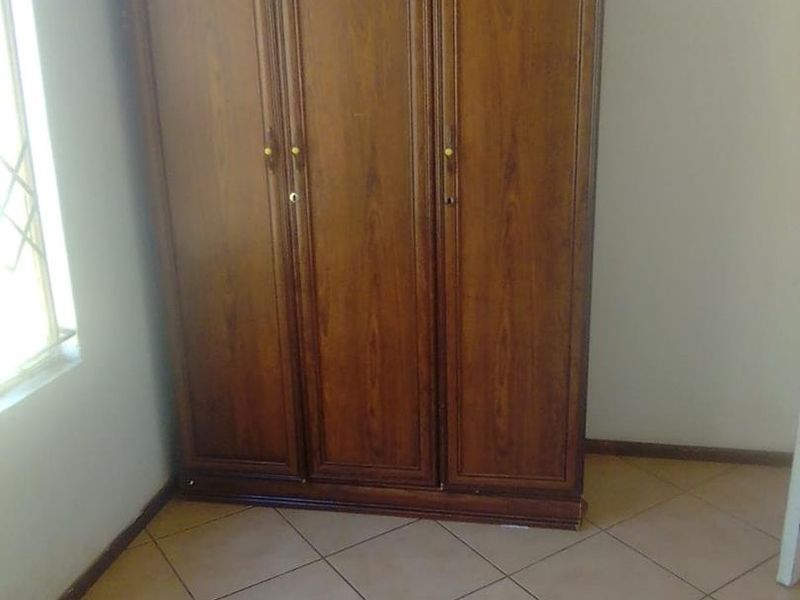 3 Bedroom House - Photo 9