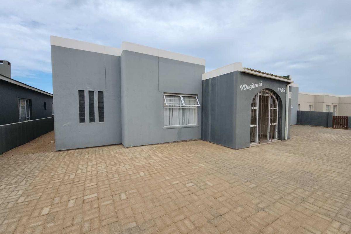 Nice 3 bedroom house in extension 6, Henties Bay. - Photo 3