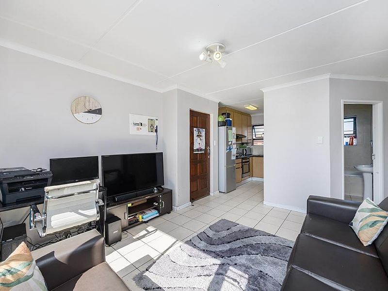 Modern 2 Bed Ground Floor Apartment - Photo 5