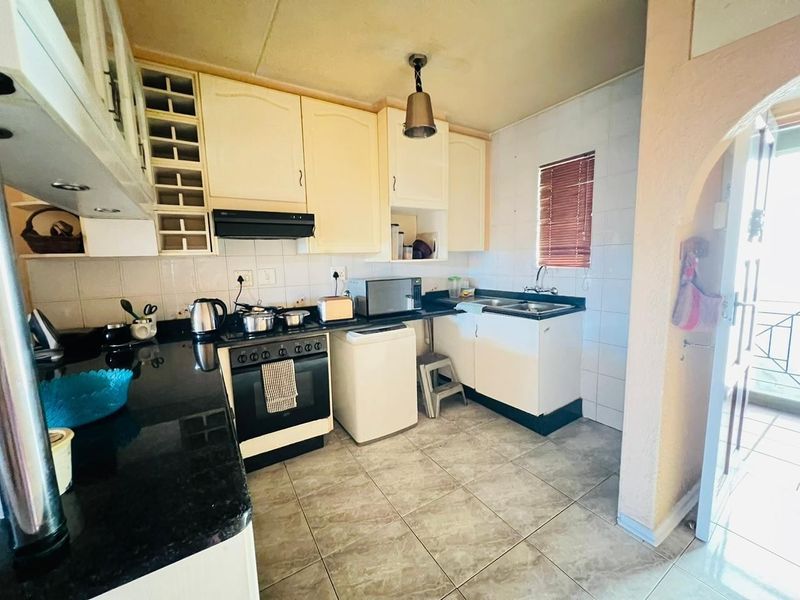 Townhouse For Sale in Randhart, Alberton - Photo 4