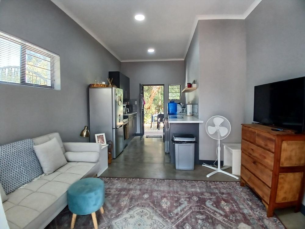 Living & Kitchen
