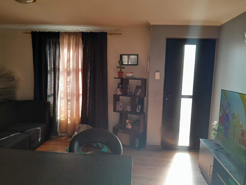 Beautiful face-brick 3-bedroom Home - Photo 2