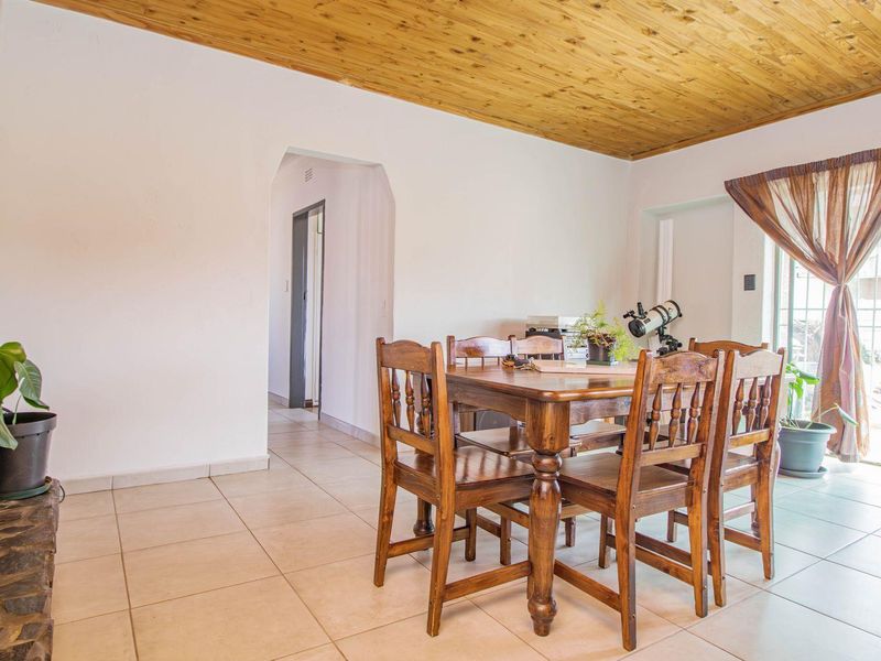 Charming Family Home with Fireplace & Spacious Garden! - Photo 5